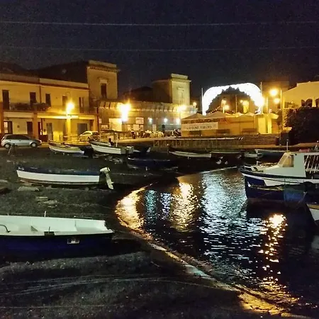 بيت للعطل La Barca Di Pozzillo